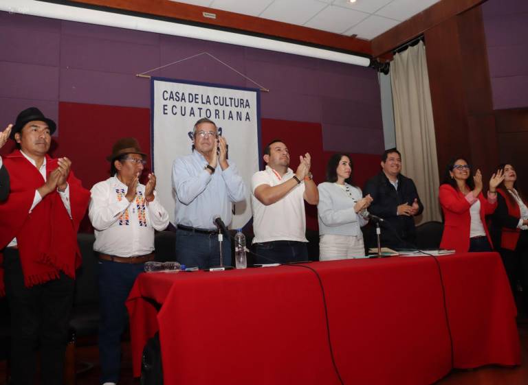 $!Partidos de Izquierda reunidos en la Casa de la Cultura en Quito.