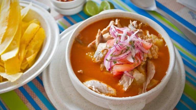 El encebollado es uno de los platos que los guayaquileños atesoran y protegen en su preparación.