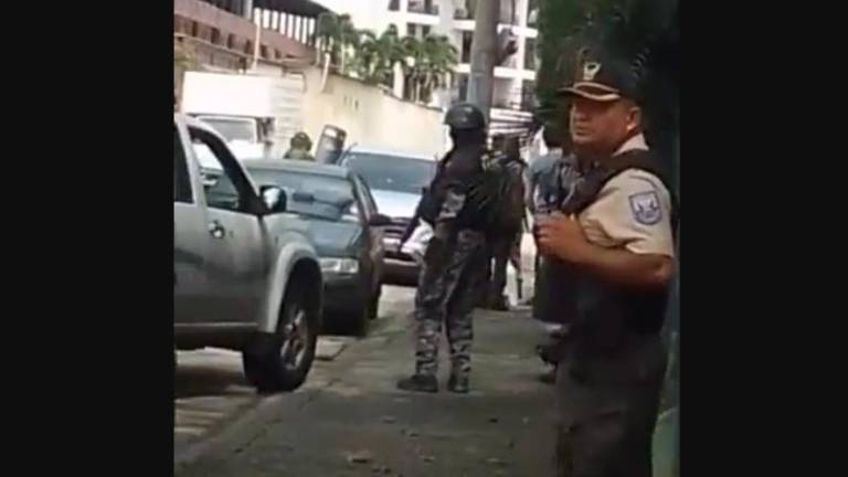 Alerta de bomba en la Kennedy, norte de Guayaquil: agentes del GIR llegaron al sitio