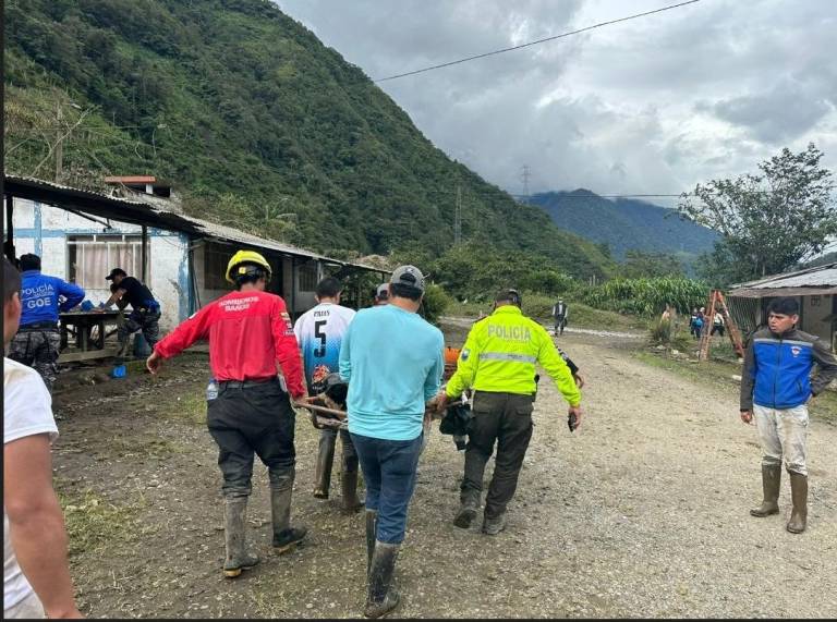 $!Los deslizamientos han enlutado a la turística ciudad de Baños de Agua Santa.