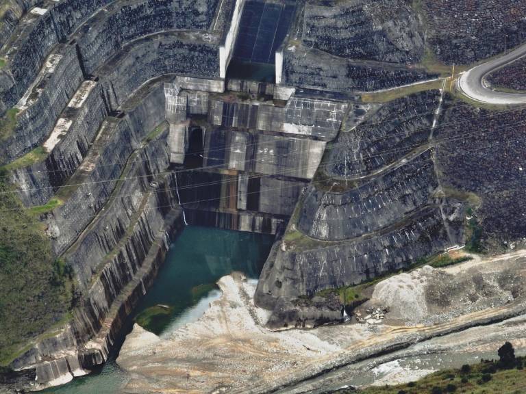 $!Fotografía tomada a mediados de agosto del embalse Mazar, una de las centrales más afectadas por el estiaje que atraviesa el país.