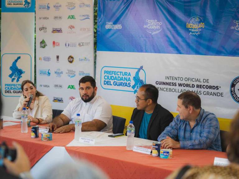 $!Foto que muestra a representantes de la Prefectura Ciudadana del Guayas, la Cámara de Turismo del Guayas y de Alimentos Real de Nirsa anunciando el evento que busca el récord Guinness del encebollado más grande del mundo.