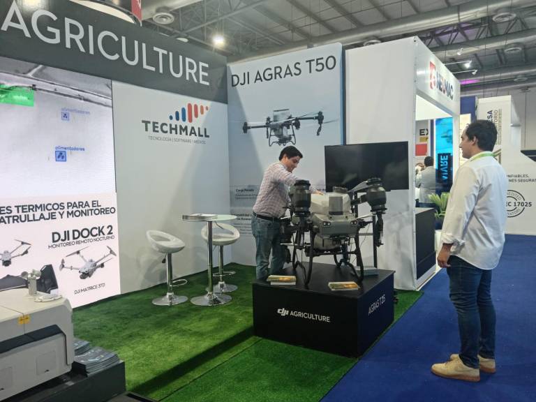 $!TECHMALL presentó dos drones que utilizan IA para camaroneras.