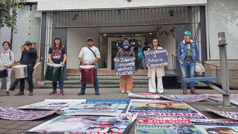 Un plantón exige continuar la búsqueda de Juliana Campoverde, joven desaparecida hace 12 años