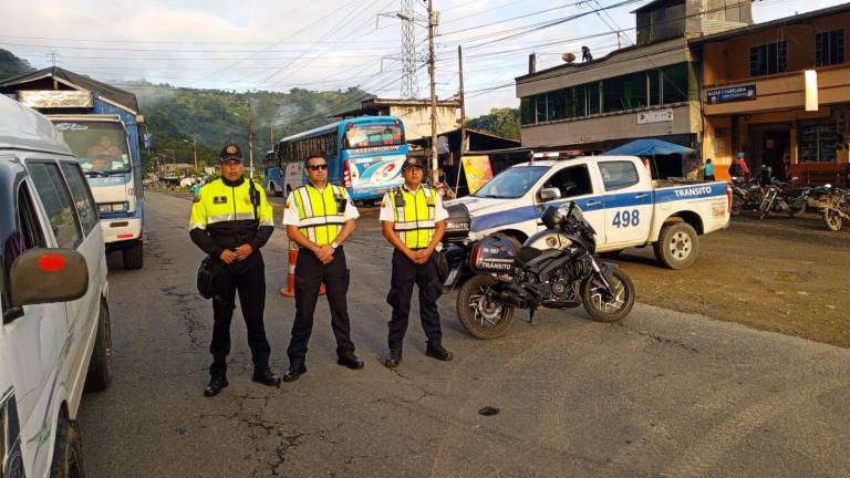 Vía Alóag-Santo Domingo cerrada por fisuras en puente: esta es la lista de carreteras que presentan problemas a nivel nacional