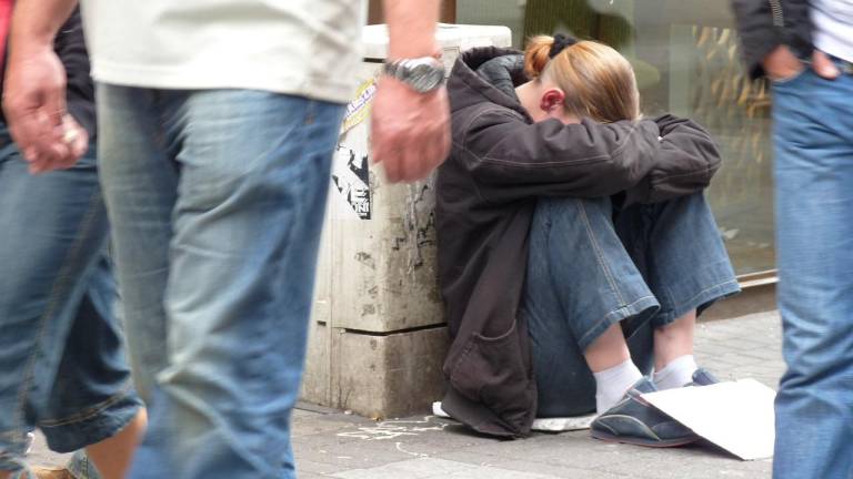 Prohíben dormir en la calle a personas sin hogar en Estados Unidos: Corte Suprema avala multas y hasta prisión