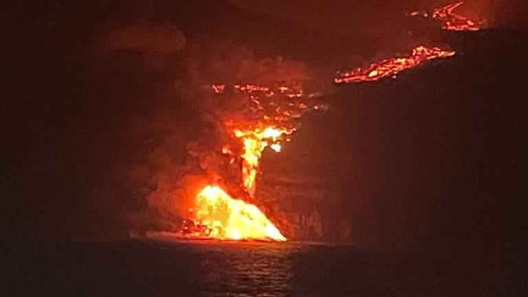 ¿Por qué es peligroso que la lava del volcán de isla La Palma haya llegado al océano?