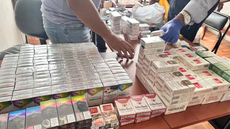 Incautan más de 83.000 cigarrillos y 1.600 vapeadores irregulares a escala nacional