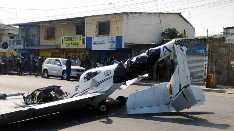 Microvistazo | FAE inicia investigación del trágico accidente aéreo en La Libertad que cobró la vida de capitán y cadete