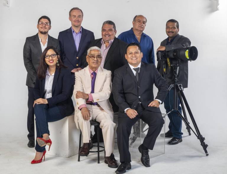 $!Con el Staff de Estadio en el 2017 antes de recibir el premio de mejor preiodista en el Hall Of Fame.