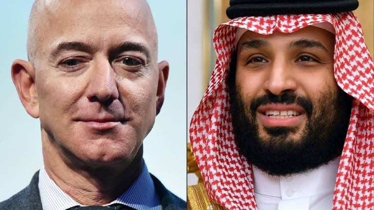 Príncipe heredero de Arabia Saudita habría hackeado el celular de Jeff Bezos