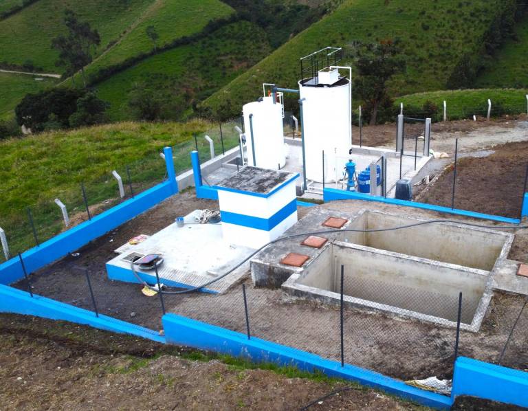 $!Los sistemas de agua potable son construidos con apoyo del sector público, del sector privado y con la mano de obra de las comunidades beneficiarias.