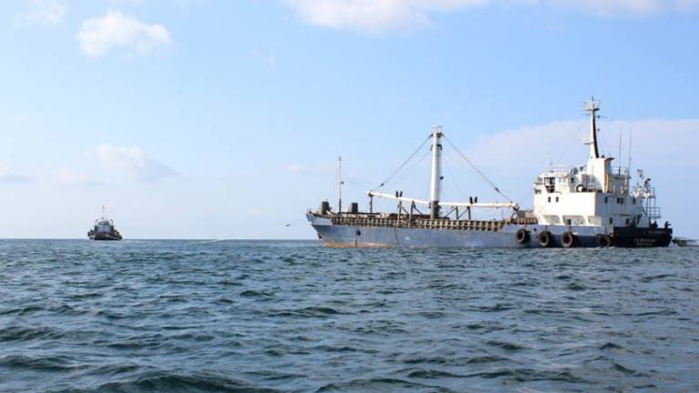 Buque Floreana fue hundido fuera de la Reserva Marina de Galápagos