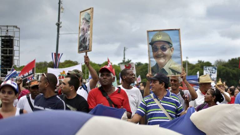 Castro y Maduro presiden marcha del Primero de Mayo en La Habana