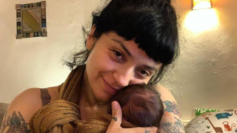 Mon Laferte: ¡Soy la más feliz del planeta! ¡Soy mamá!