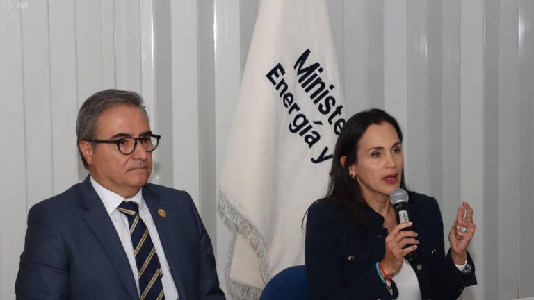 Quito, lunes 23 de septiembre de 2024. Rueda de prensa del entonces ministro de Energía, Antonio Goncalves, y la ministra de Ambiente, Inés Manzano, para informar sobre la crítica situación hídrica y energética que enfrenta el país. Fotos: Rolando Enríquez / API