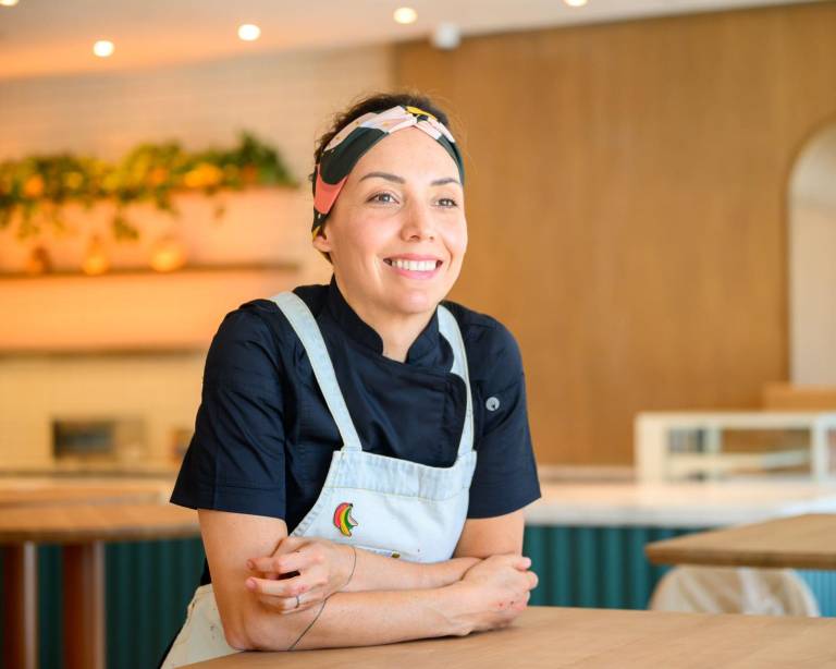 $!La chef ecuatoriana Alejandra Espinoza, fundadora del restaurante Somos ubicado en Quito, quien representará al país en dos relevantes eventos gastronómicos.