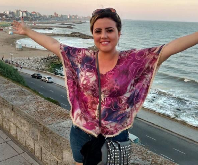 $!Roxana posando en Mar del Plata, una ciudad balneario muy popular entre turistas ubicada en la franja costera del Atlántico.