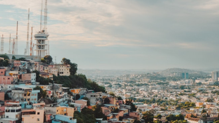 Guayaquileños que viven alrededor del mundo cuentan qué es lo que más extrañan de su ciudad