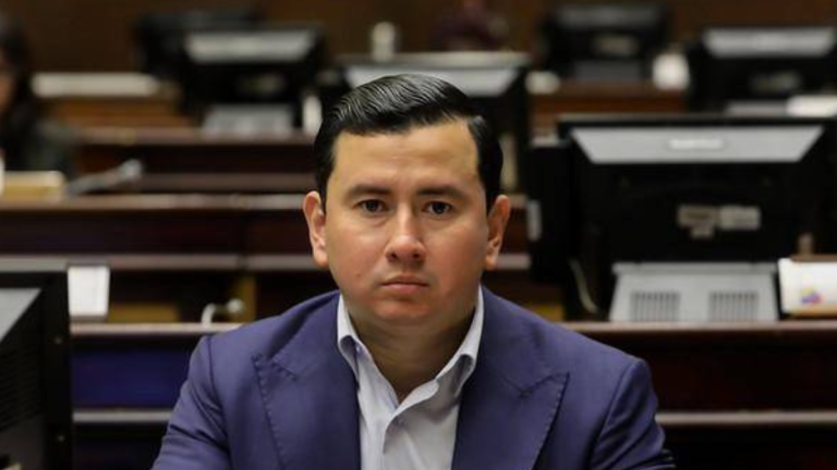 ¿Quién es Ferdinan Álvarez? El exlegislador que rompió con la Revolución Ciudadana por un conflicto que involucra a su pareja y Jorge Glas