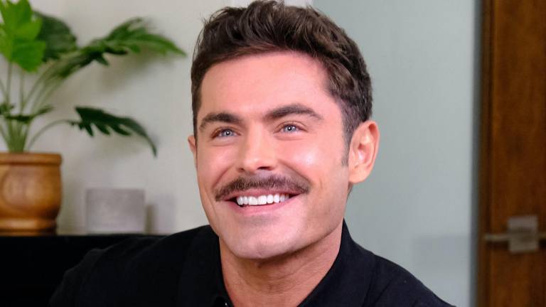 Zac Efron está irreconocible en su nueva película “Gold”