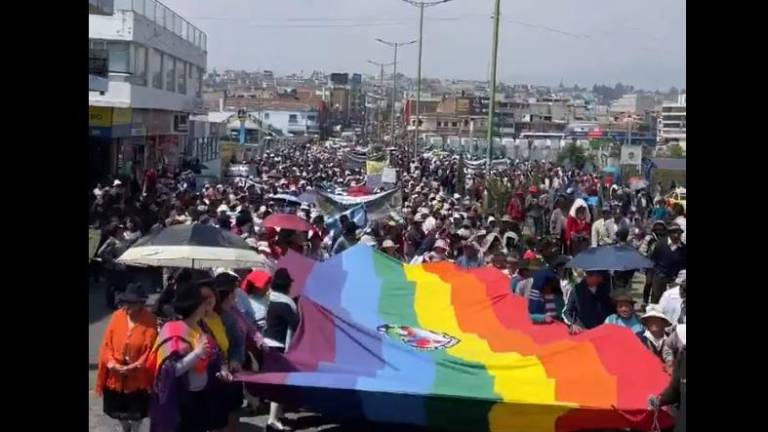 Miles de indígenas marchan en Latacunga: Leonidas Iza exige a Daniel Noboa resolver crisis eléctrica, laboral, social y de seguridad