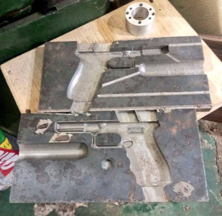 $!Esto se descubrió dentro de la fábrica clandestina de armas para Los Choneros, en Guayaquil