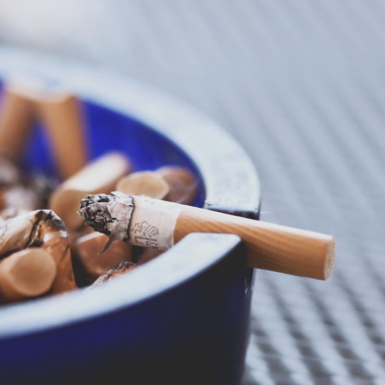 $!Un fumador que consume 10 cigarrillos diarios pierde aproximadamente un día de vida cada semana.