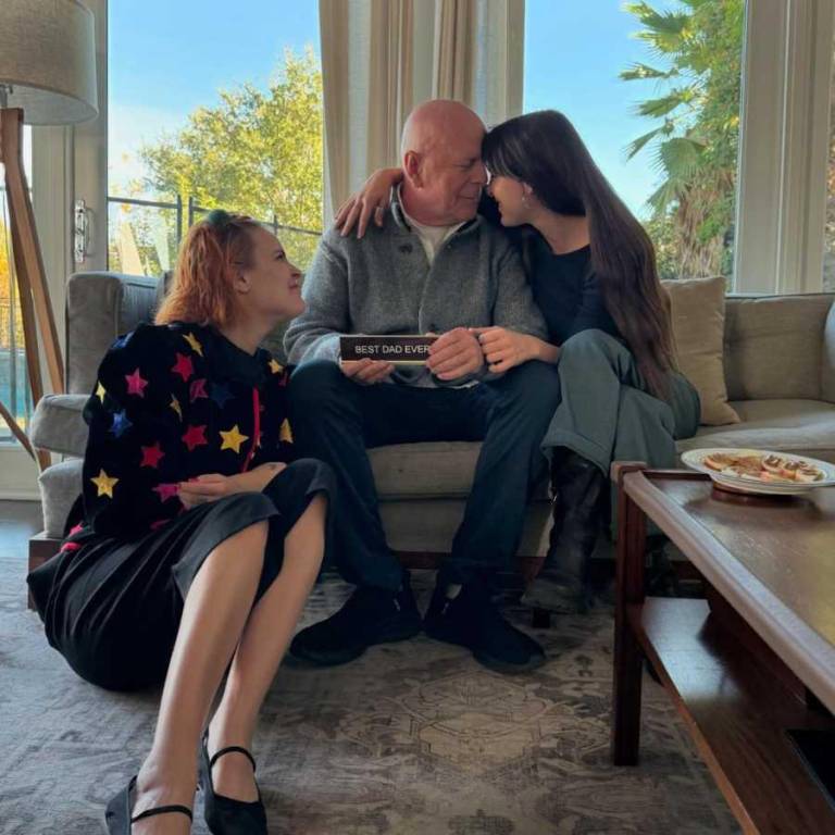 $!Bruce Willis celebró el Día de Acción de Gracias junto a dos de sus hijas.