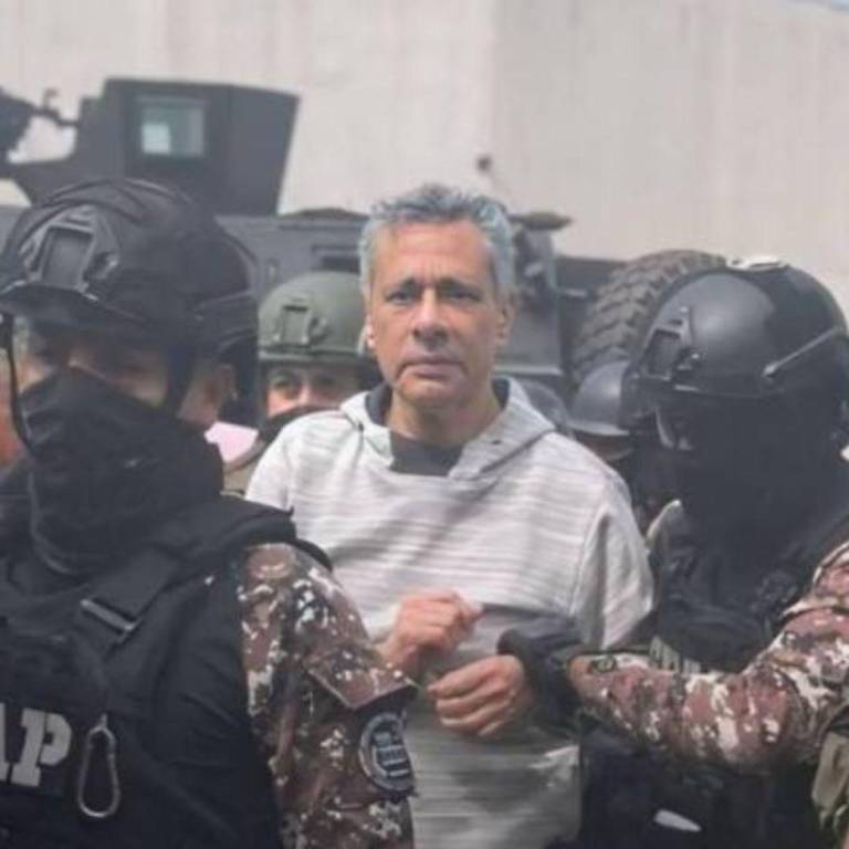 $!A inicios de abril Jorge Glas fue detenido en la Embajada de México en Quito.