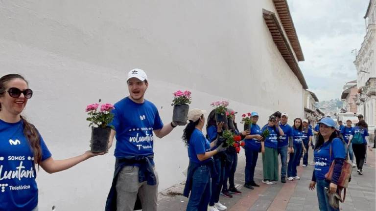 Voluntarios de Telefónica transforman el Barrio San Marcos de Quito