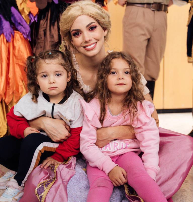 $!Carolina Aguirre con sus hijas Emilia y Luciana.