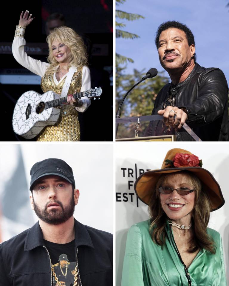 $!Combo de fotografías de archivo que muestra a la cantante Dolly Parton (i-arriba), el cantautor Lionel Richie (d-arriba), el rapero Eminem (i-abajo) y la cantautora Carly Simon (d-abajo), que entran este año al Salón de la Fama del Rock &amp; Roll.