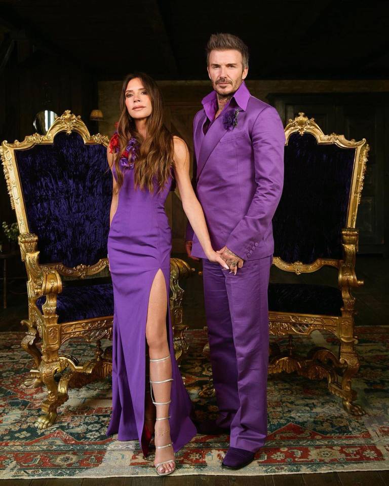 $!Una de las fotos de la sesión que se realizaron las celebridades David y Victoria Beckham por su aniversario de bodas número 25.