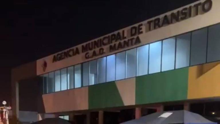 Se registró un incendio en la Agencia Municipal de Tránsito de Manta: esto se conoce