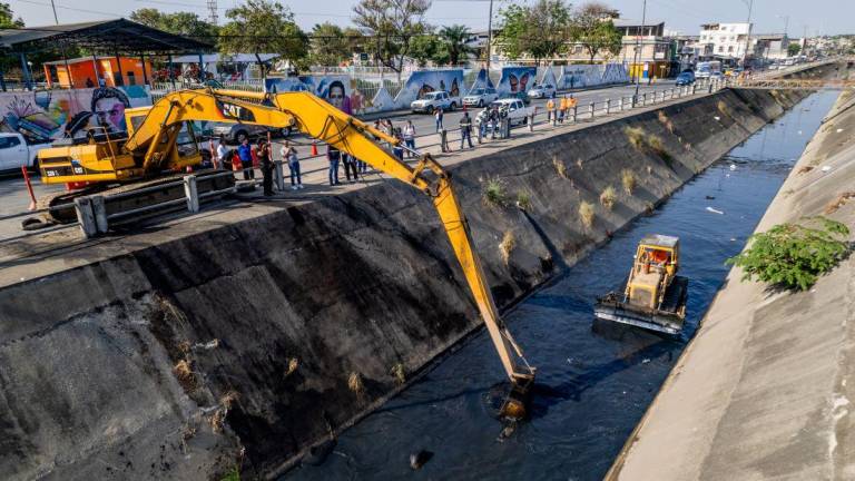 El Plan Preinvernal contempla la limpieza de canales, este se lleva a cabo en los sectores más vulnerables, principalmente en el noroeste de la urbe.