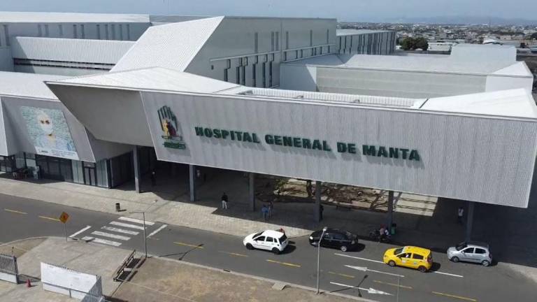 Manta: Un sujeto irrumpió y asesinó a un hombre en el hospital del IESS