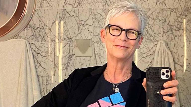 Jamie Lee Curtis se pronuncia contra los estereotipos y decide dejar de sumir el estómago