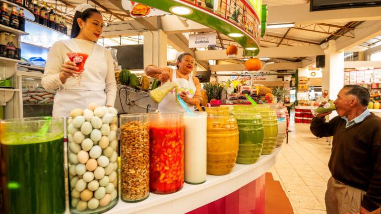 Los jugos naturales del Mercado Central de Ambato son los favoritos de locales y turistas.