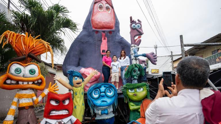 La tradicional 'Ruta de Monigotes Gigantes' de Guayaquil, un recorrido único en el mundo