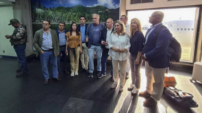 Venezuela impide la entrada al país de varias delegaciones internacionales: entre ellos expresidentes y parlamentarios