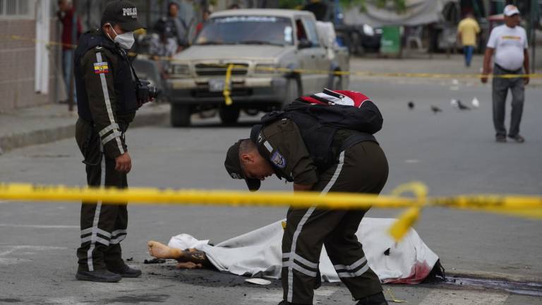 Ola de terror en Durán: tres hombres fueron asesinados y quemados en la vía pública