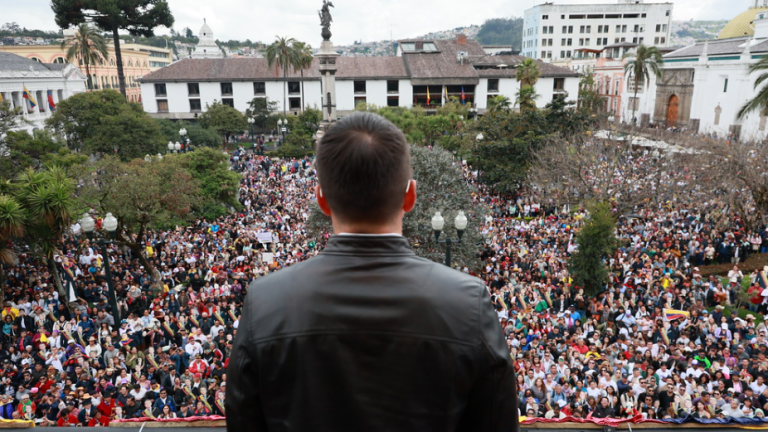 El primer mandatario suscribió el decreto ejecutivo No. 500 con el que dio a conocer su ausencia temporal.