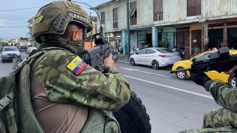 ¿Dónde están las armas?: Así se llevan a cabo los operativos en las zonas calientes de Esmeraldas