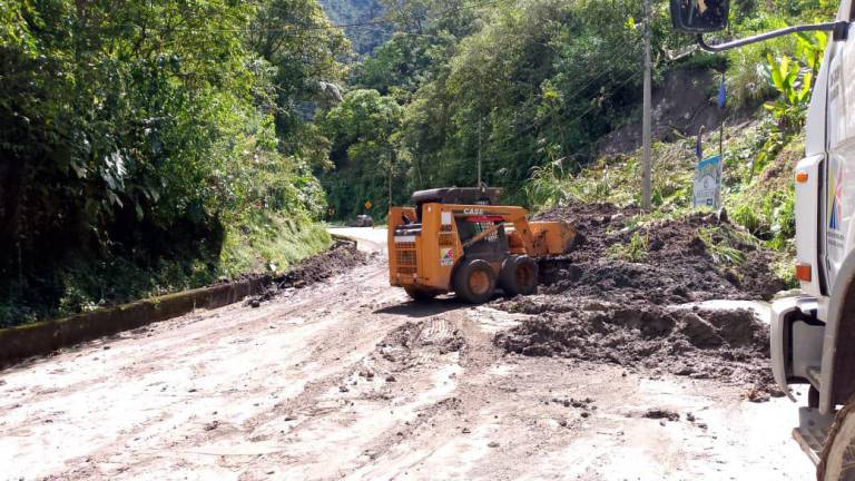 Vía E30 Baños-Puyo quedará cerrada por al menos 10 días para la instalación de un puente Bailey