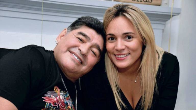 Nuevas revelaciones sobre la muerte de Maradona: culpan a la novia del astro y se destapa supuesta infidelidad