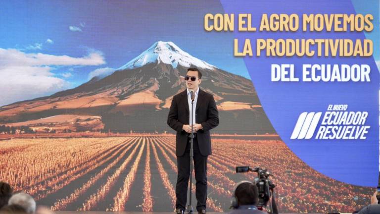 Daniel Noboa dispone perdonar las deudas de las juntas de agua de Ecuador