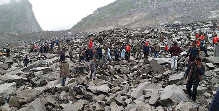 Mueren 24 personas en un deslizamiento de tierras en China