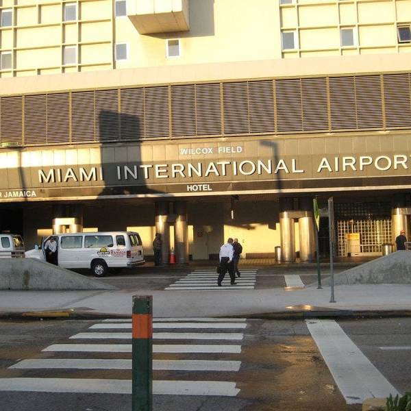 El Aeropuerto De Miami Ee Uu Logra Un Récord Diario De Pasajeros