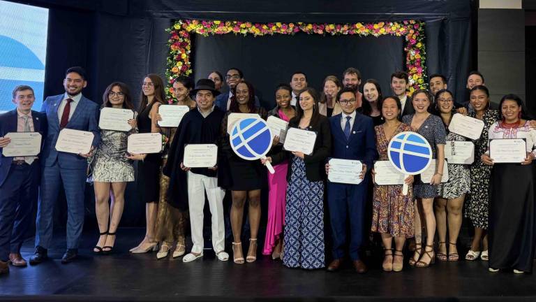 Fulbright Ecuador entregó 14 becas a destacados jóvenes para estudiar en Estados Unidos
